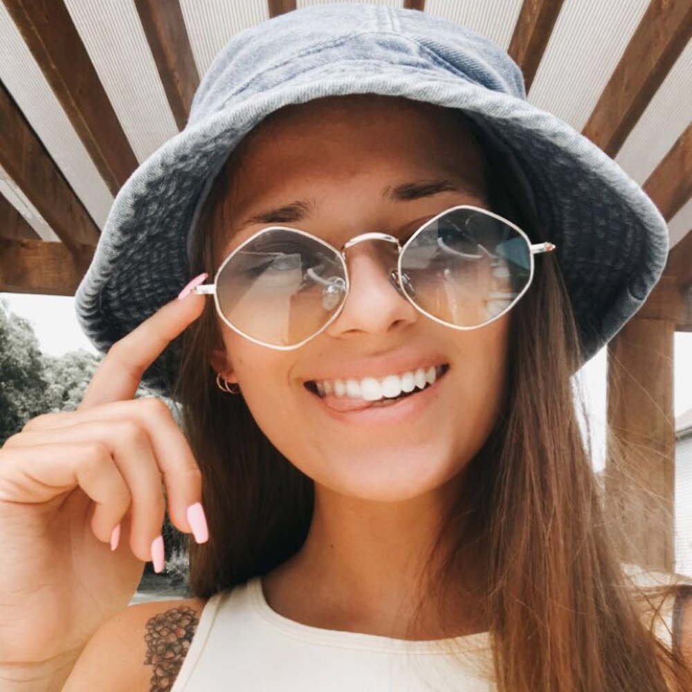 Meet your Posher, Alyssa